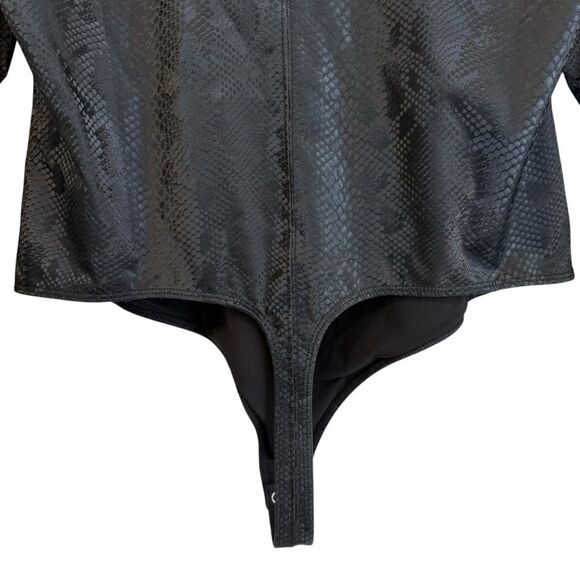 Good American Black Snakeskin Print Faux Leather Long Sleeve Bodysuit - Picture 6 of 9